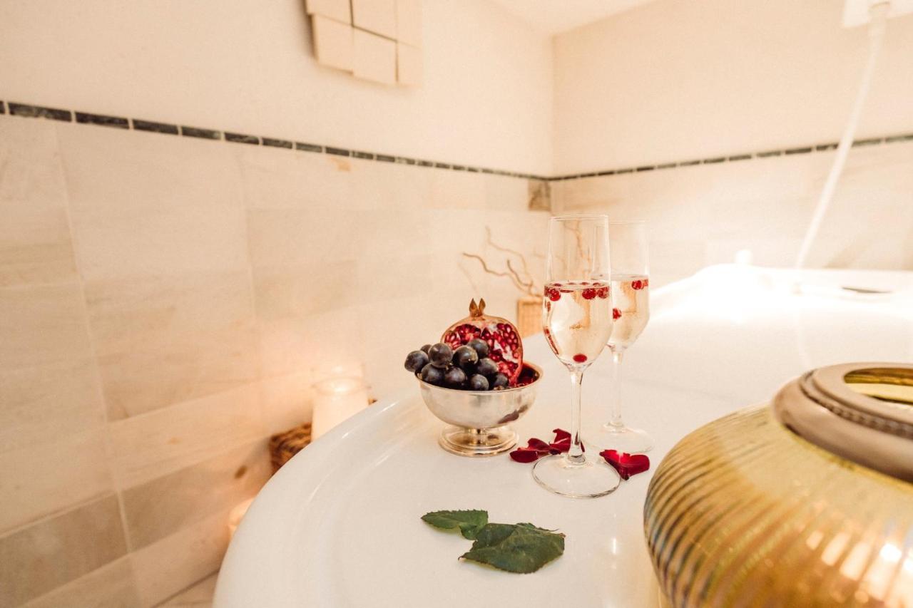 Hotel Castel Rundegg (Adults Only) Merano Exterior photo